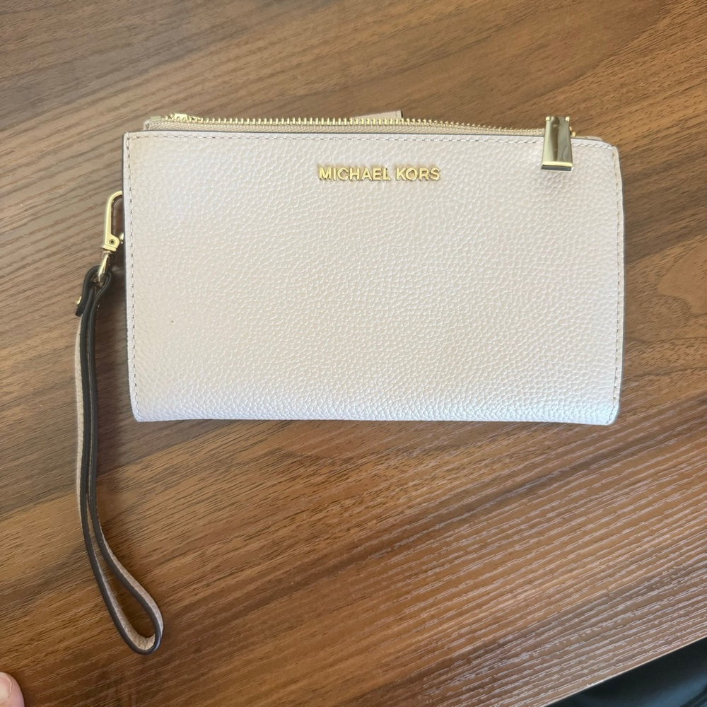 Women's Michael Kors Beige Gold Wallet One Size